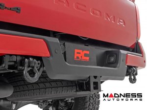 Toyota Tacoma Rear Shackle Kit - Rough Country